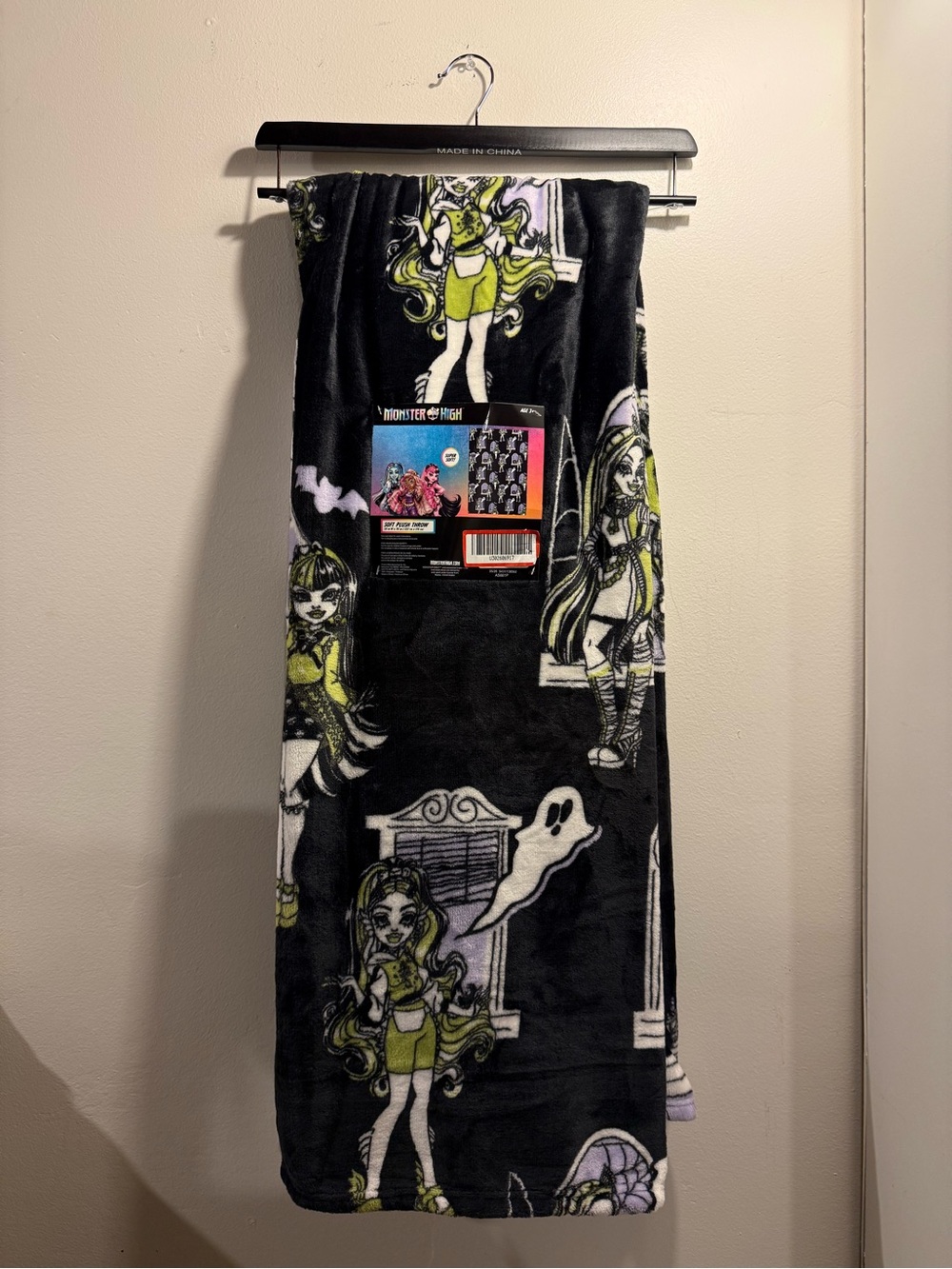 Monster High Halloween Throw Blanket NWT